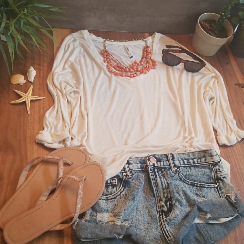 Light and Flowy half sleeve tee
